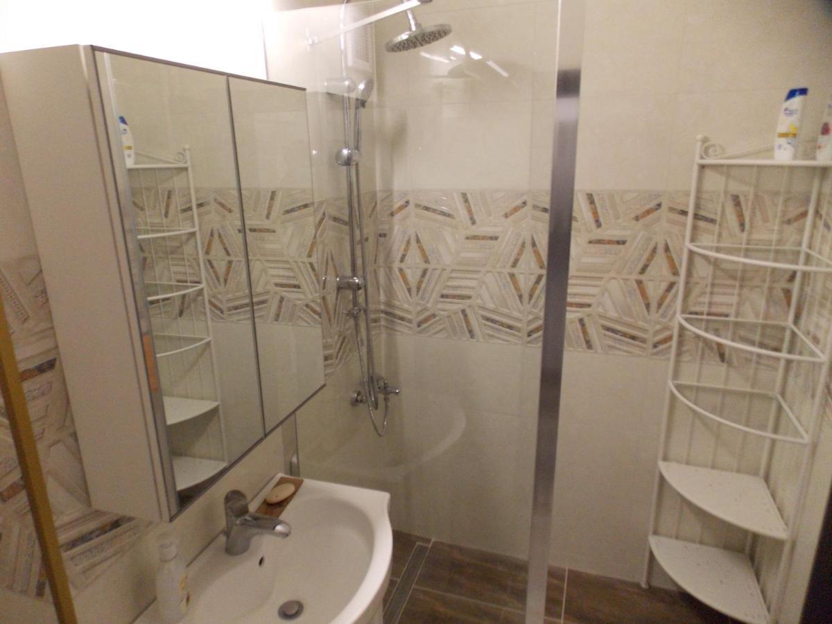 Garsoniera Moderna Apartment บูคาเรสต์ ภายนอก รูปภาพ